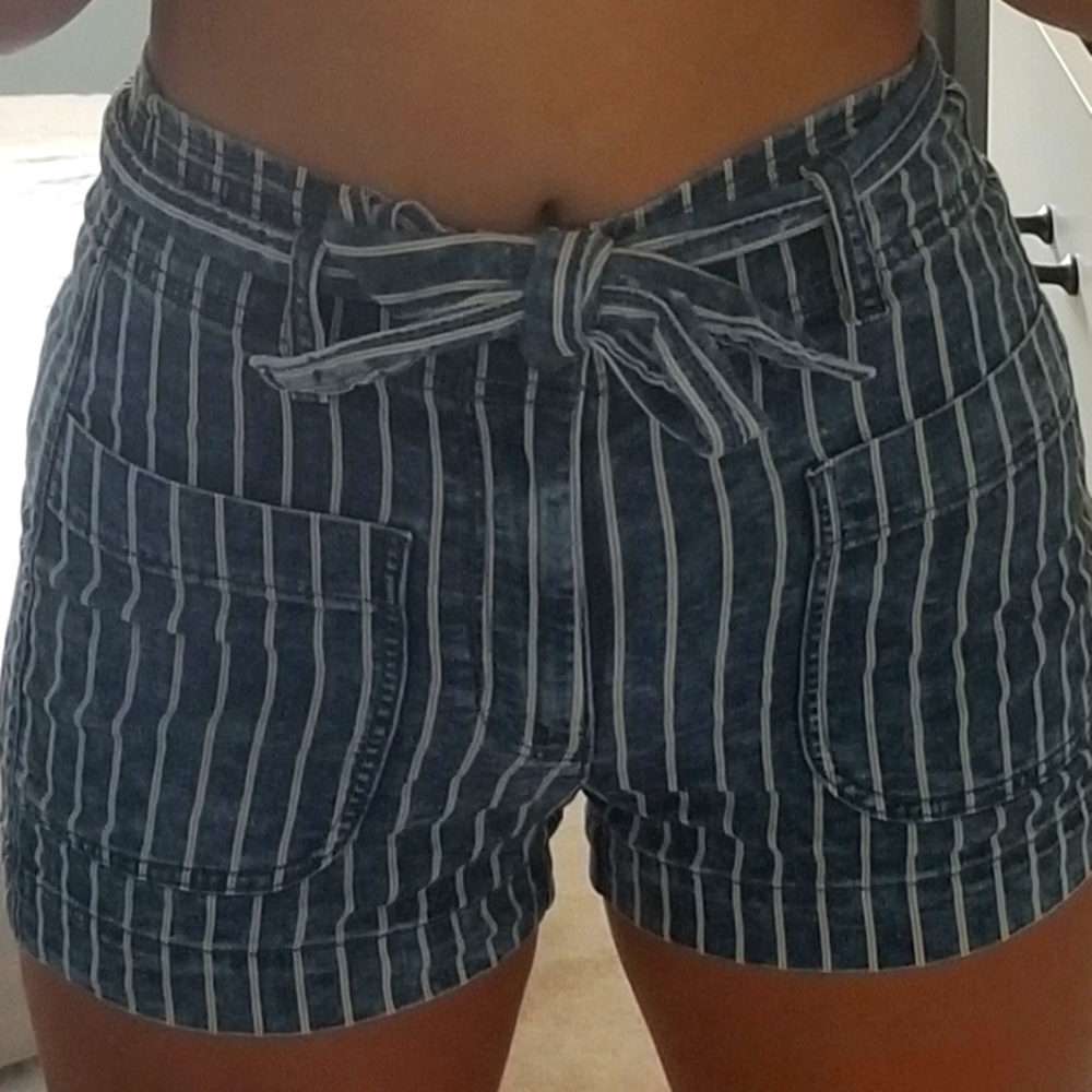 american eagle high rise mom shorts size 4